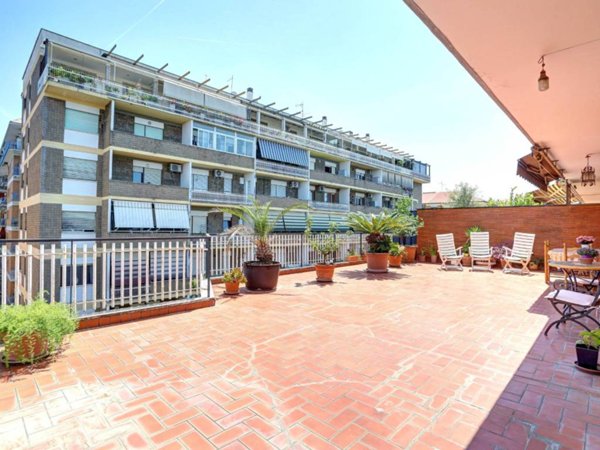 appartamento in vendita a Roma in zona Appio Claudio