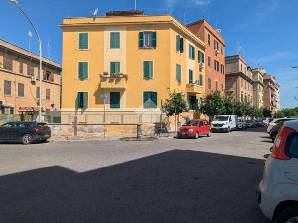 appartamento in vendita a Roma in zona Tuscolano