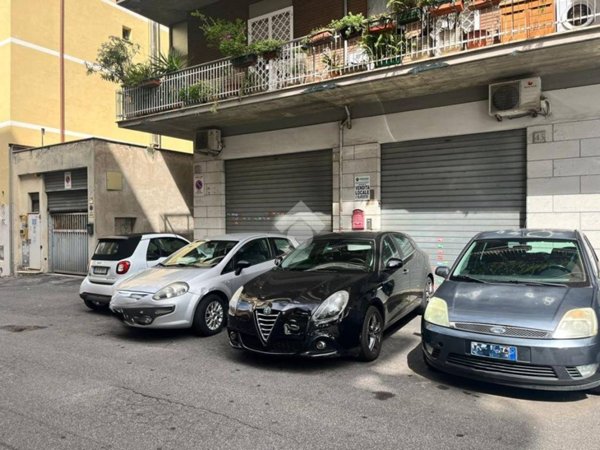 negozio in vendita a Roma in zona Collatino