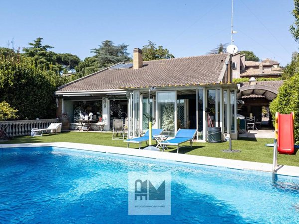casa indipendente in vendita a Roma
