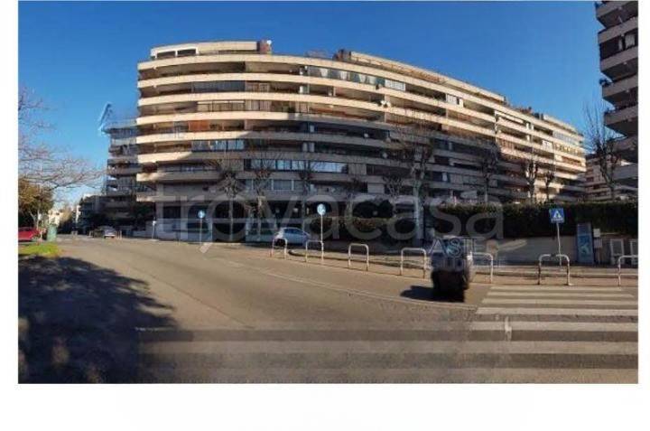 appartamento in vendita a Roma in zona Ardeatino
