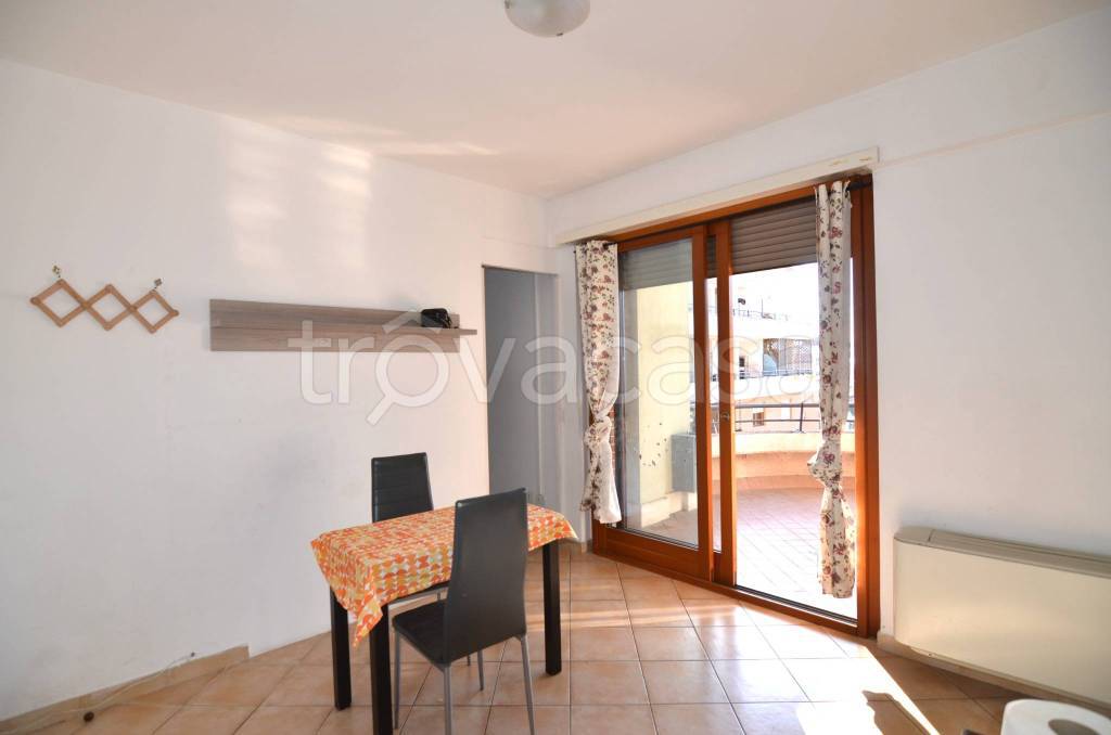 appartamento in vendita a Roma in zona Acilia