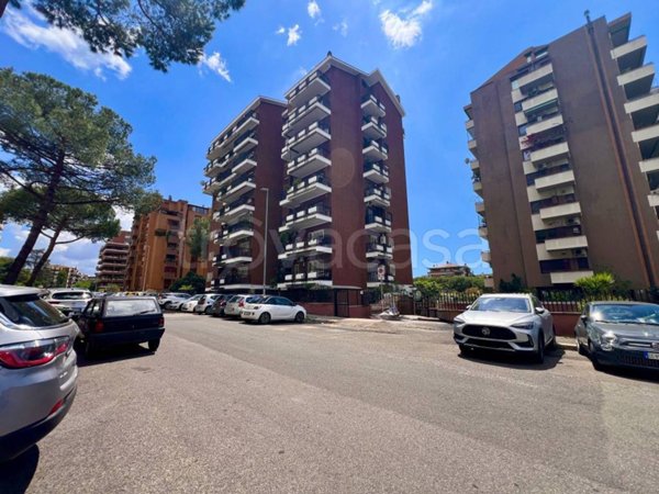 appartamento in vendita a Roma in zona EUR