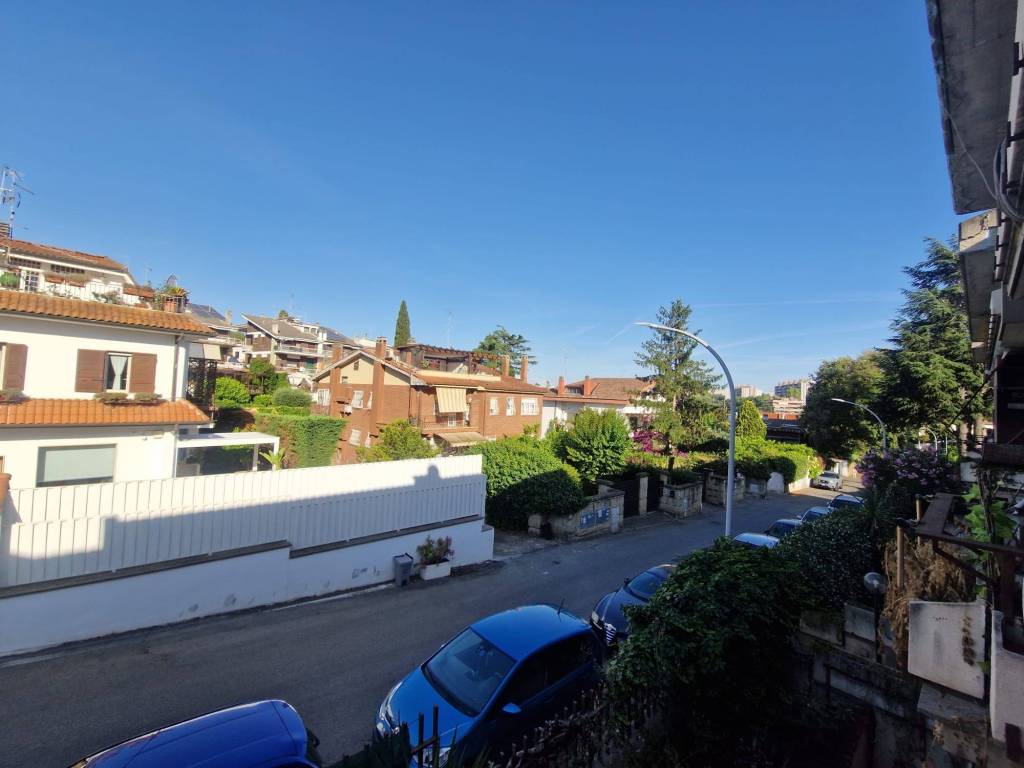 appartamento in vendita a Roma in zona Spinaceto