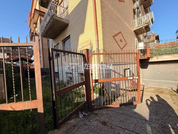 negozio in vendita a Roma in zona Ottavia