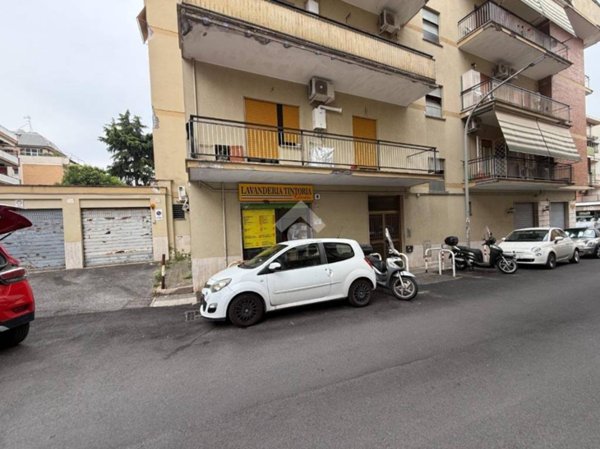 negozio in vendita a Roma in zona Torrevecchia