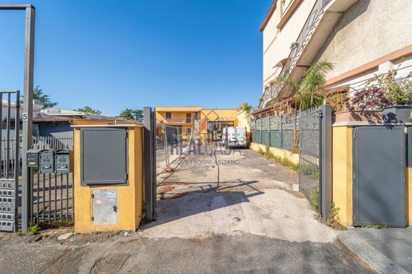 ufficio in vendita a Roma in zona Romanina
