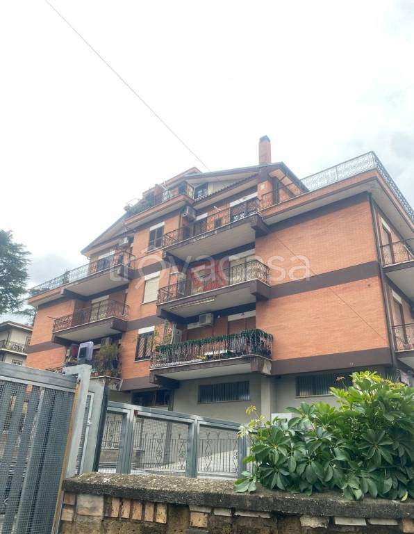appartamento in vendita a Roma in zona Borghesiana
