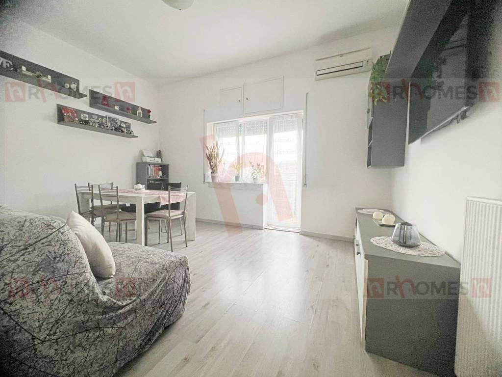 appartamento in vendita a Roma in zona Appio Claudio