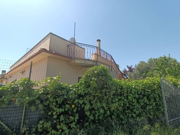 casa indipendente in vendita a Roma in zona Giuliano Dalmata