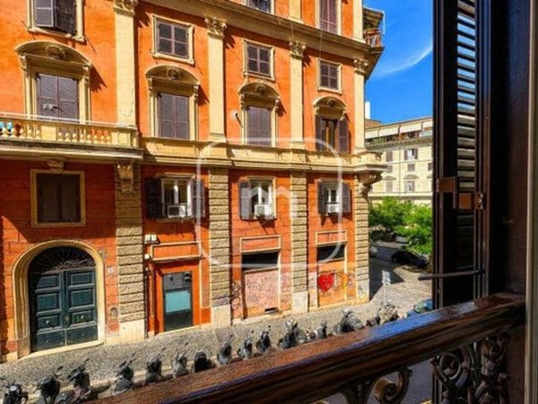 appartamento in vendita a Roma in zona Trastevere