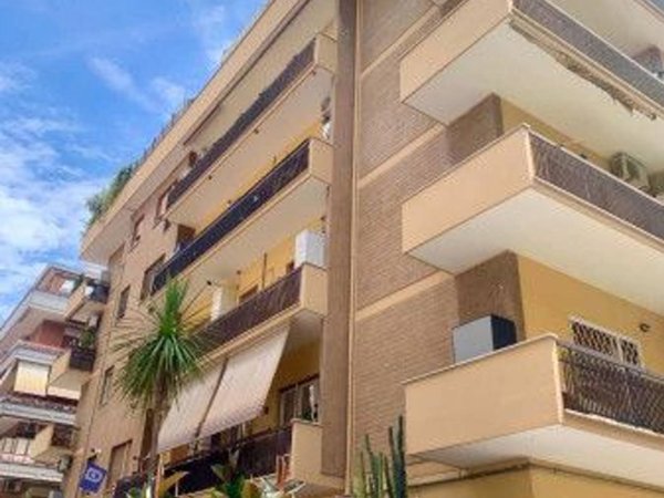 appartamento in vendita a Roma in zona Ostia