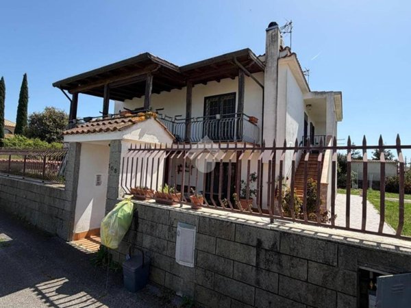 appartamento in vendita a Roma in zona Dragona/Bagnoletto