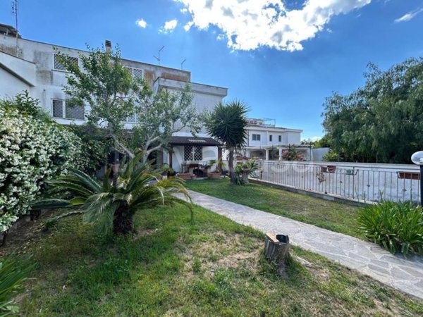 casa indipendente in vendita a Roma in zona Infernetto