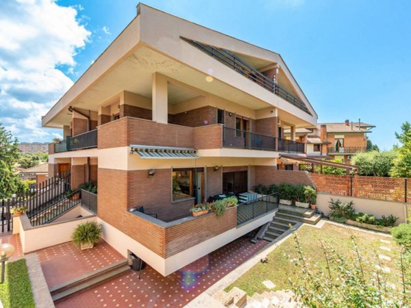 casa indipendente in vendita a Roma in zona Tre Pini - Poggio dei Fiori