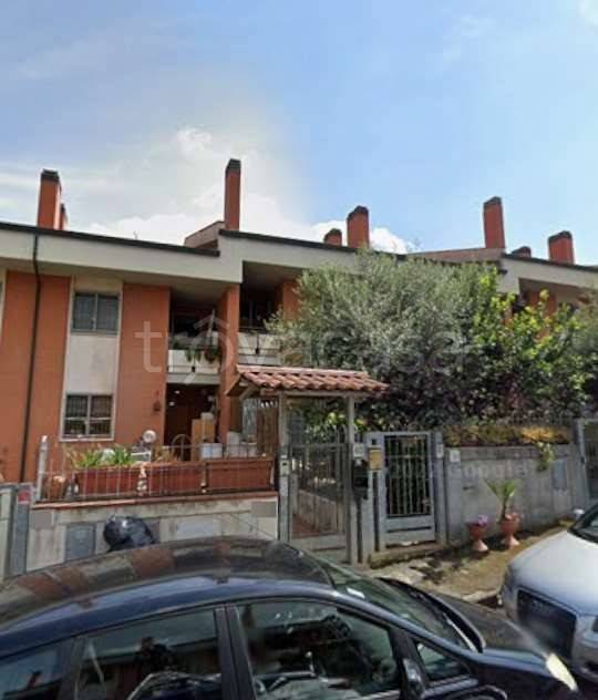 appartamento in vendita a Roma in zona Lunghezza
