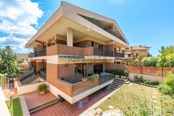 casa indipendente in vendita a Roma in zona Tre Pini - Poggio dei Fiori