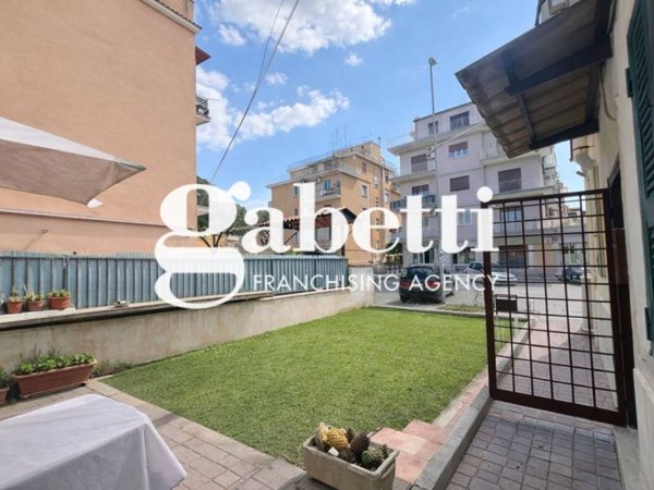 appartamento in vendita a Roma in zona Prenestino-Centocelle