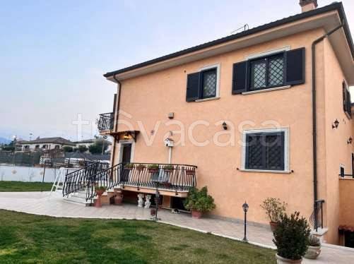 casa indipendente in vendita a Roma in zona Finocchio