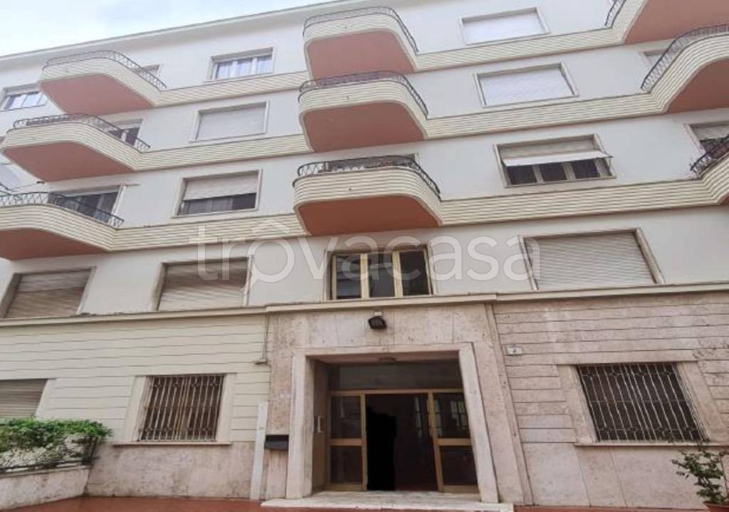 locale commerciale in vendita a Roma