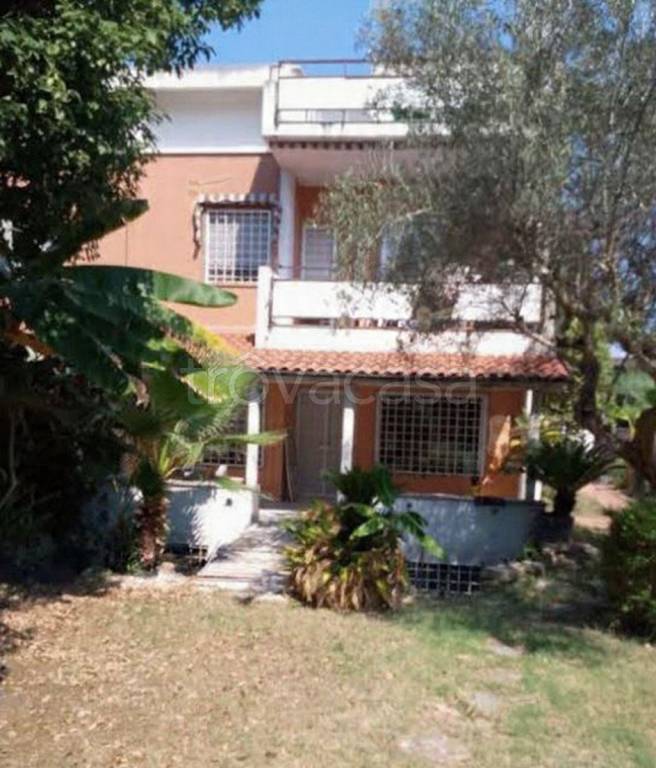 casa indipendente in vendita a Roma in zona Axa