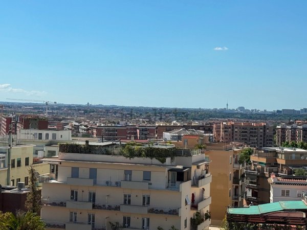 appartamento in vendita a Roma in zona Gianicolense