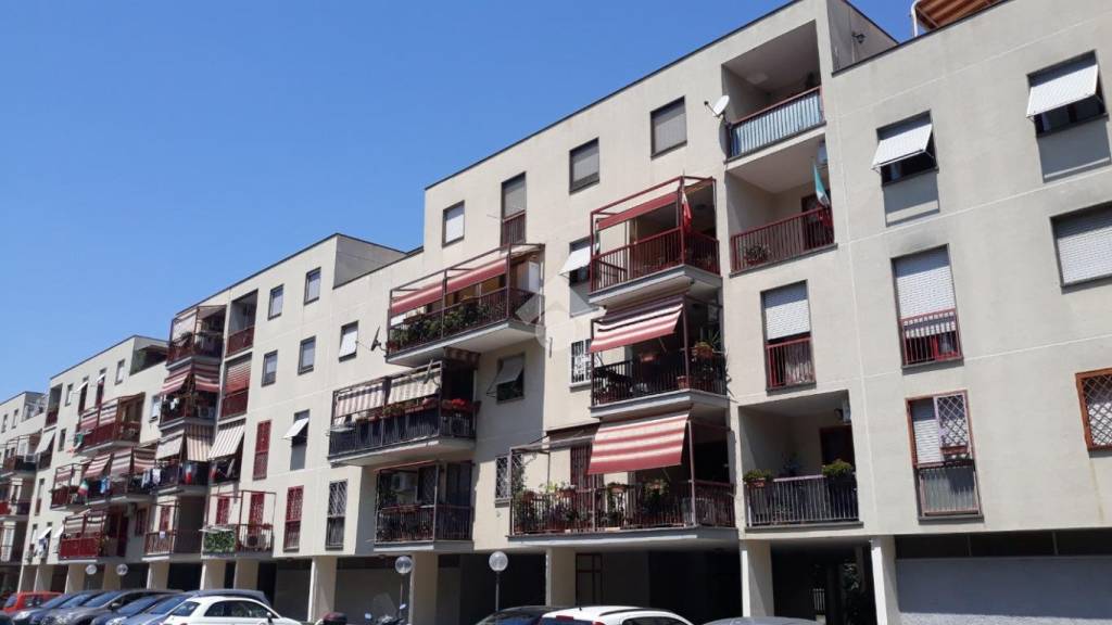 appartamento in vendita a Roma in zona Torre Angela