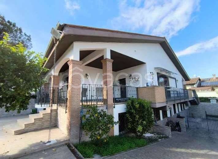 casa indipendente in vendita a Roma in zona Infernetto