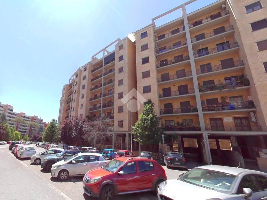 appartamento in vendita a Roma in zona Tor de' Cenci