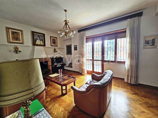 appartamento in vendita a Roma in zona Appio Pignatelli