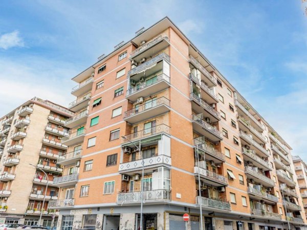 appartamento in vendita a Roma in zona Tuscolano