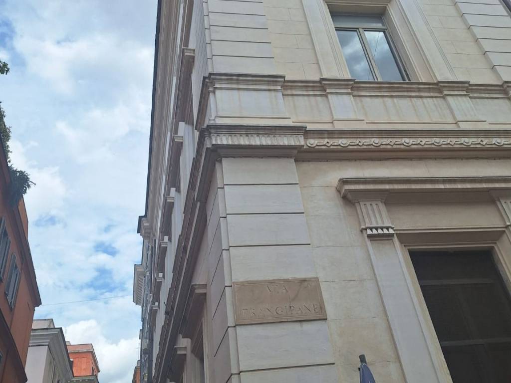 appartamento in vendita a Roma in zona Rione Monti/Campitelli