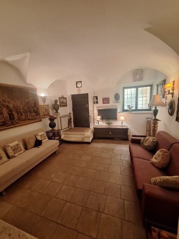 appartamento in vendita a Roma in zona Rione Monti/Campitelli