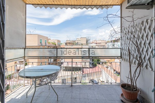 appartamento in vendita a Roma in zona Tuscolano