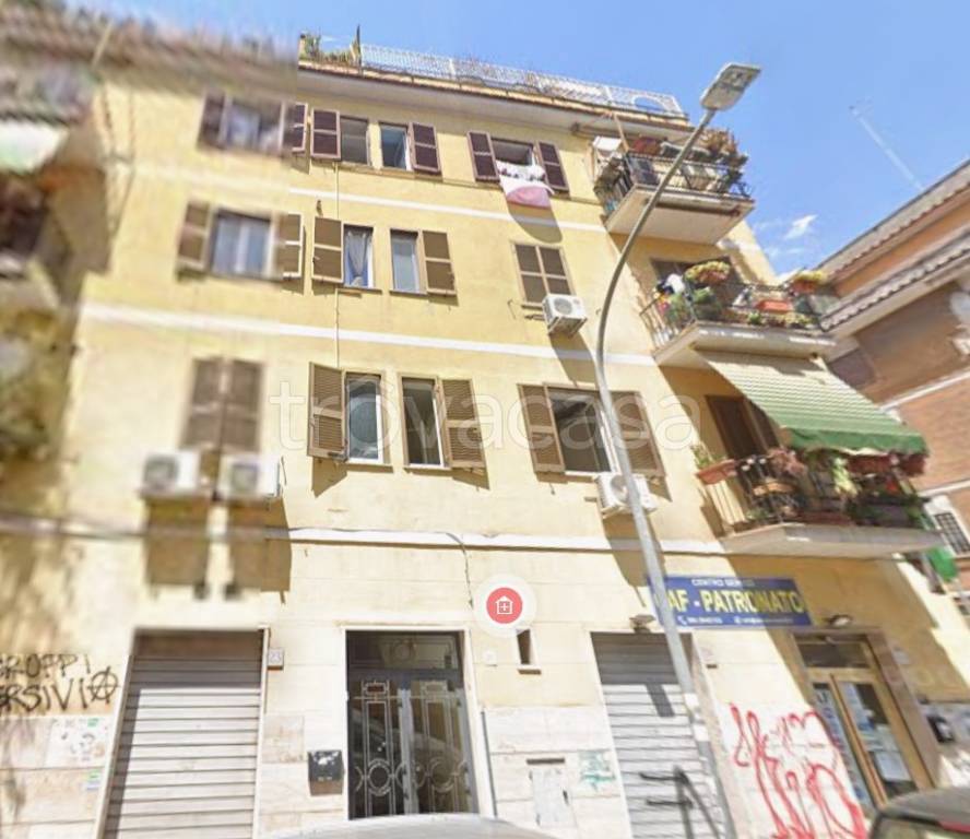 appartamento in vendita a Roma in zona Tuscolano