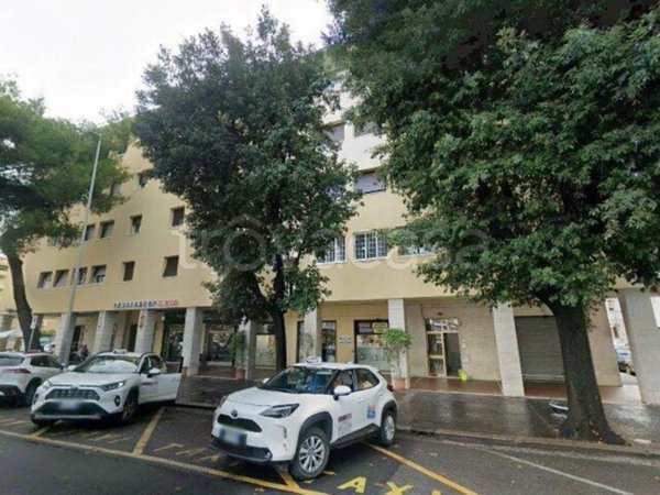 negozio in vendita a Roma in zona Ostia