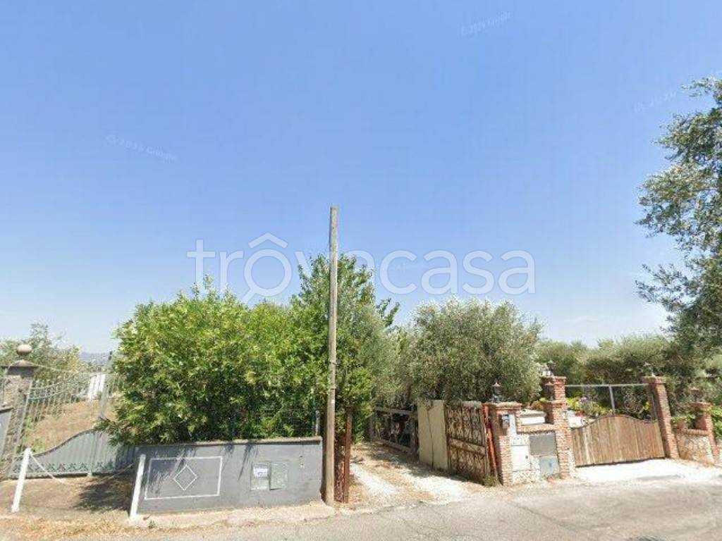 casa indipendente in vendita a Roma in zona Finocchio