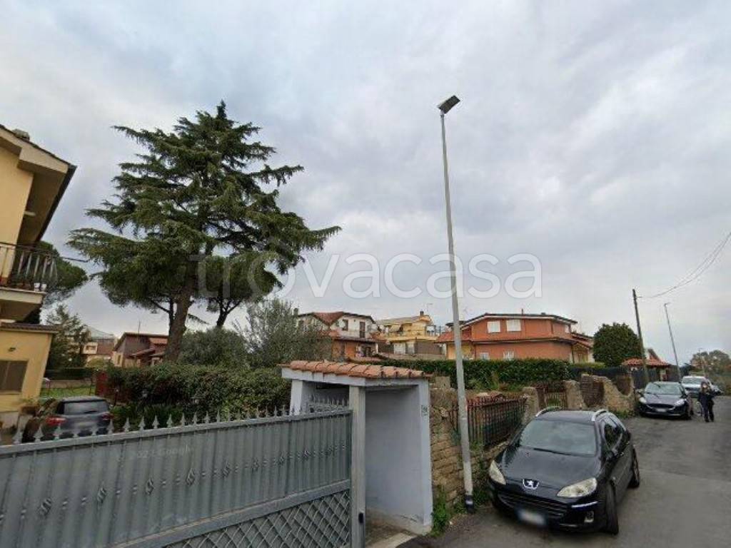 appartamento in vendita a Roma in zona Casal Morena