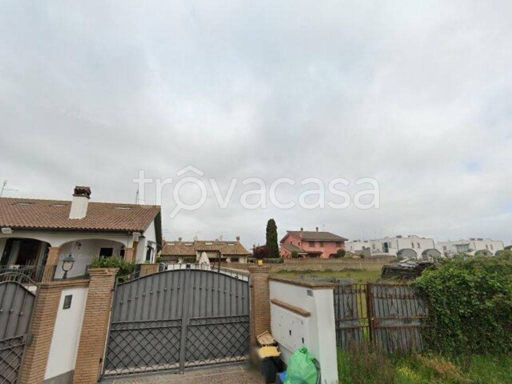 casa indipendente in vendita a Roma in zona Infernetto