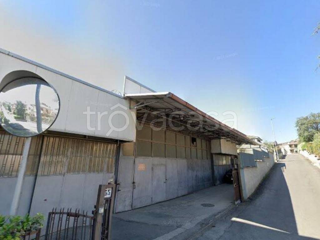 locale commerciale in vendita a Roma in zona Finocchio