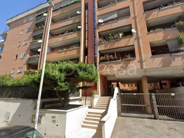 appartamento in vendita a Roma in zona Giuliano Dalmata
