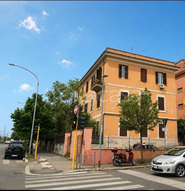 appartamento in vendita a Roma in zona Prenestino-Labicano