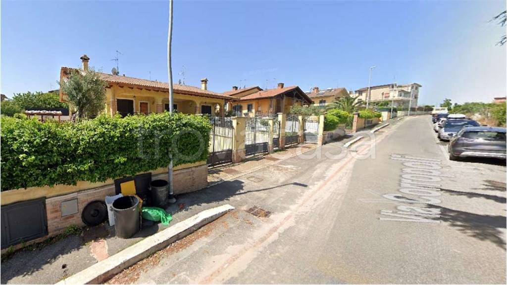 appartamento in vendita a Roma in zona Case Rosse
