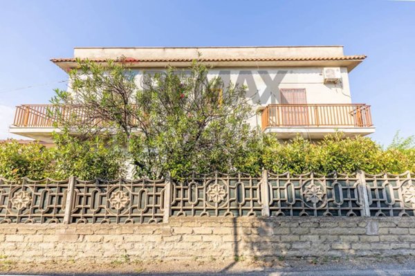 appartamento in vendita a Roma in zona Torre Gaia
