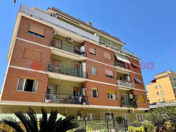 appartamento in vendita a Roma in zona Primavalle