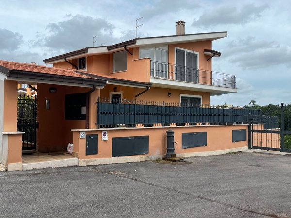 appartamento in vendita a Roma in zona Casalotti