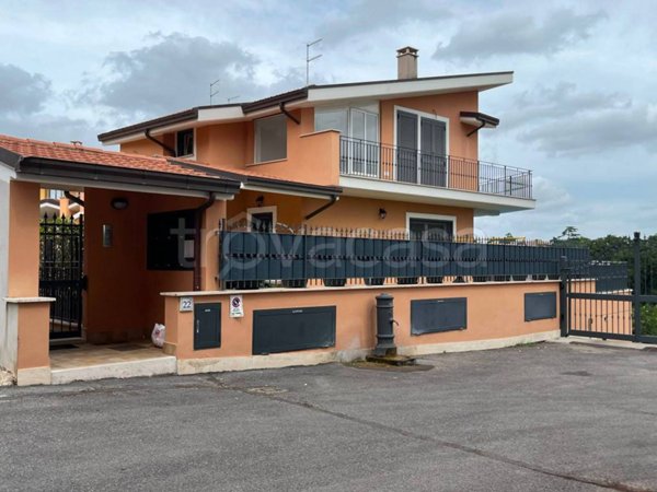 appartamento in vendita a Roma in zona Casalotti