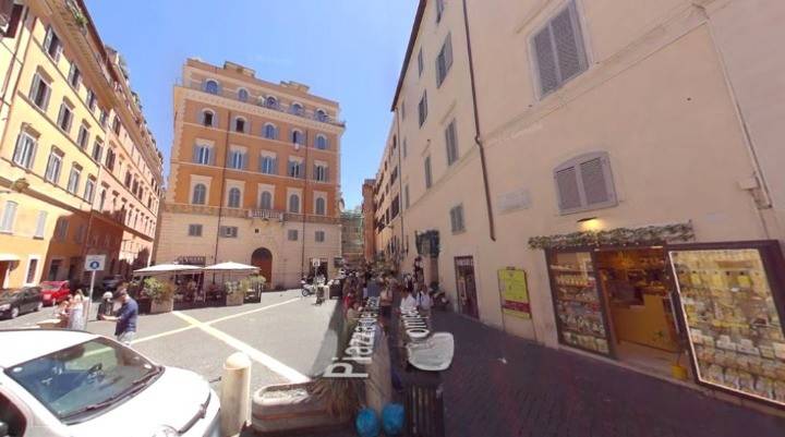 appartamento in vendita a Roma in zona Parione/Sant'Eustachio