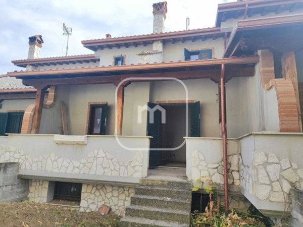 casa indipendente in vendita a Roma in zona Case Rosse