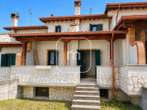 casa indipendente in vendita a Roma in zona Case Rosse